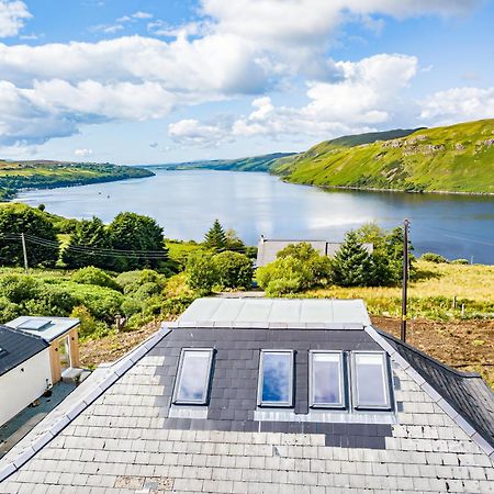 Luxury 4 Bedroom Cottage With Stunning Views Near Fairy Pools! Carbost  Exteriör bild