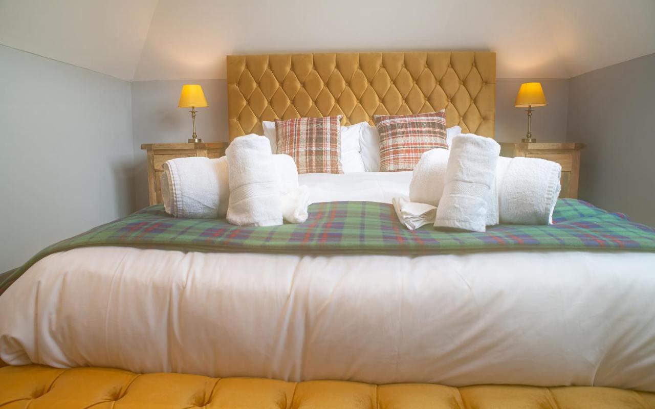 Luxury 4 Bedroom Cottage With Stunning Views Near Fairy Pools! Carbost  Exteriör bild