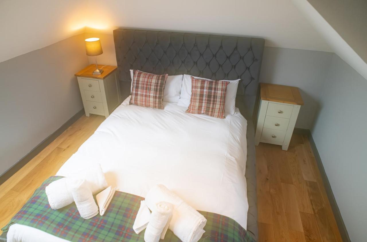 Luxury 4 Bedroom Cottage With Stunning Views Near Fairy Pools! Carbost  Exteriör bild