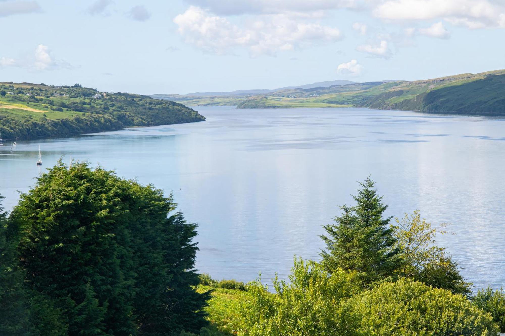 Luxury 4 Bedroom Cottage With Stunning Views Near Fairy Pools! Carbost  Exteriör bild