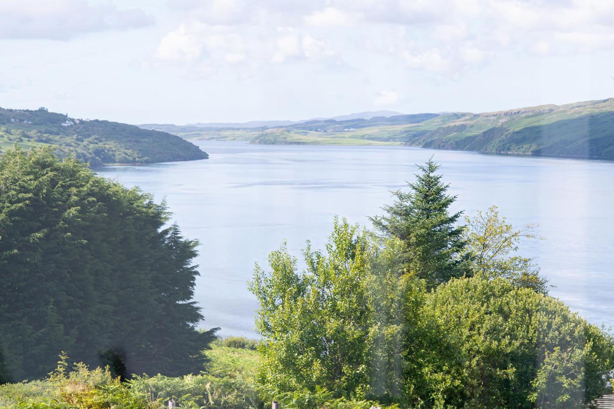 Luxury 4 Bedroom Cottage With Stunning Views Near Fairy Pools! Carbost  Exteriör bild