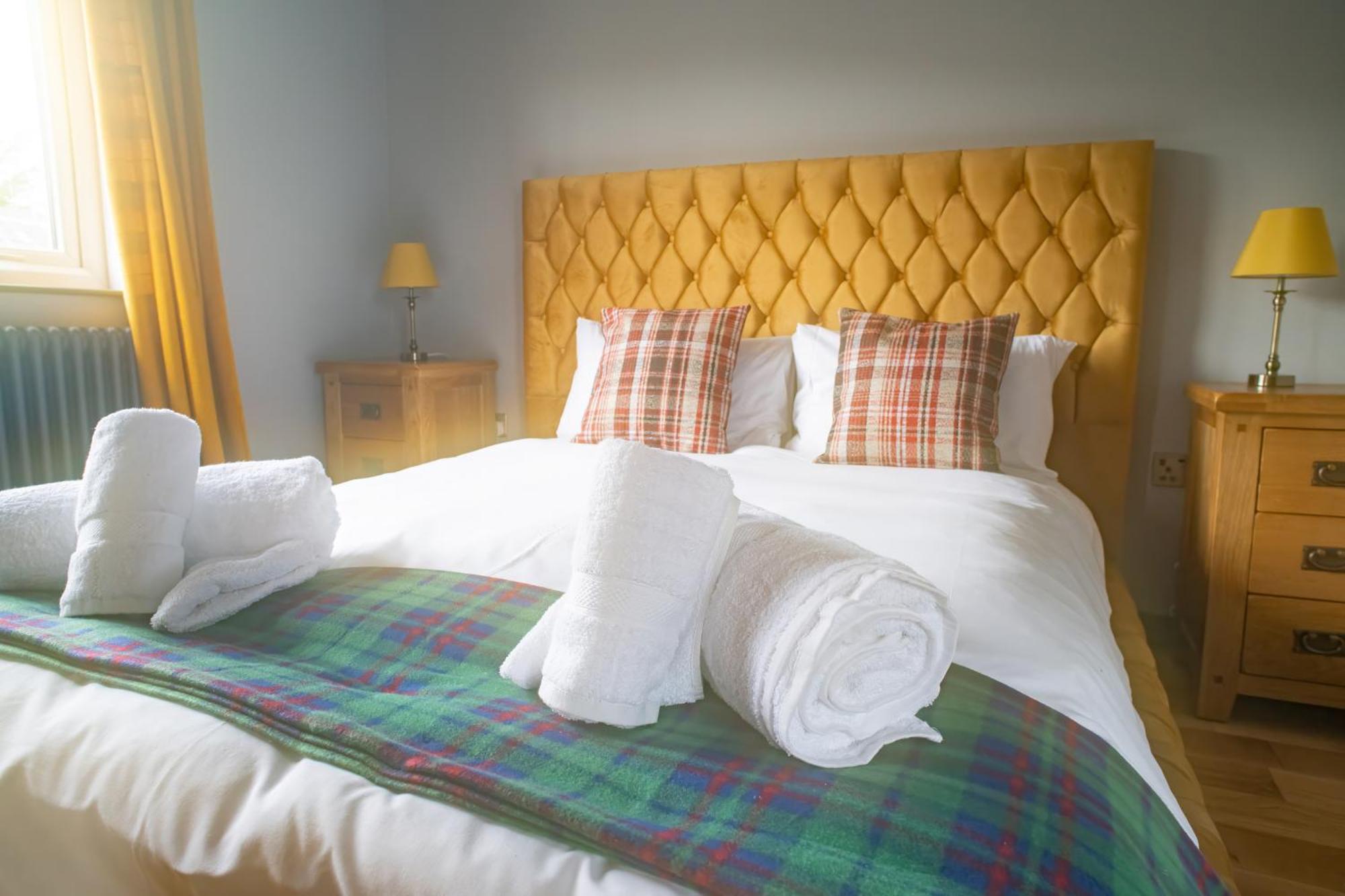 Luxury 4 Bedroom Cottage With Stunning Views Near Fairy Pools! Carbost  Exteriör bild