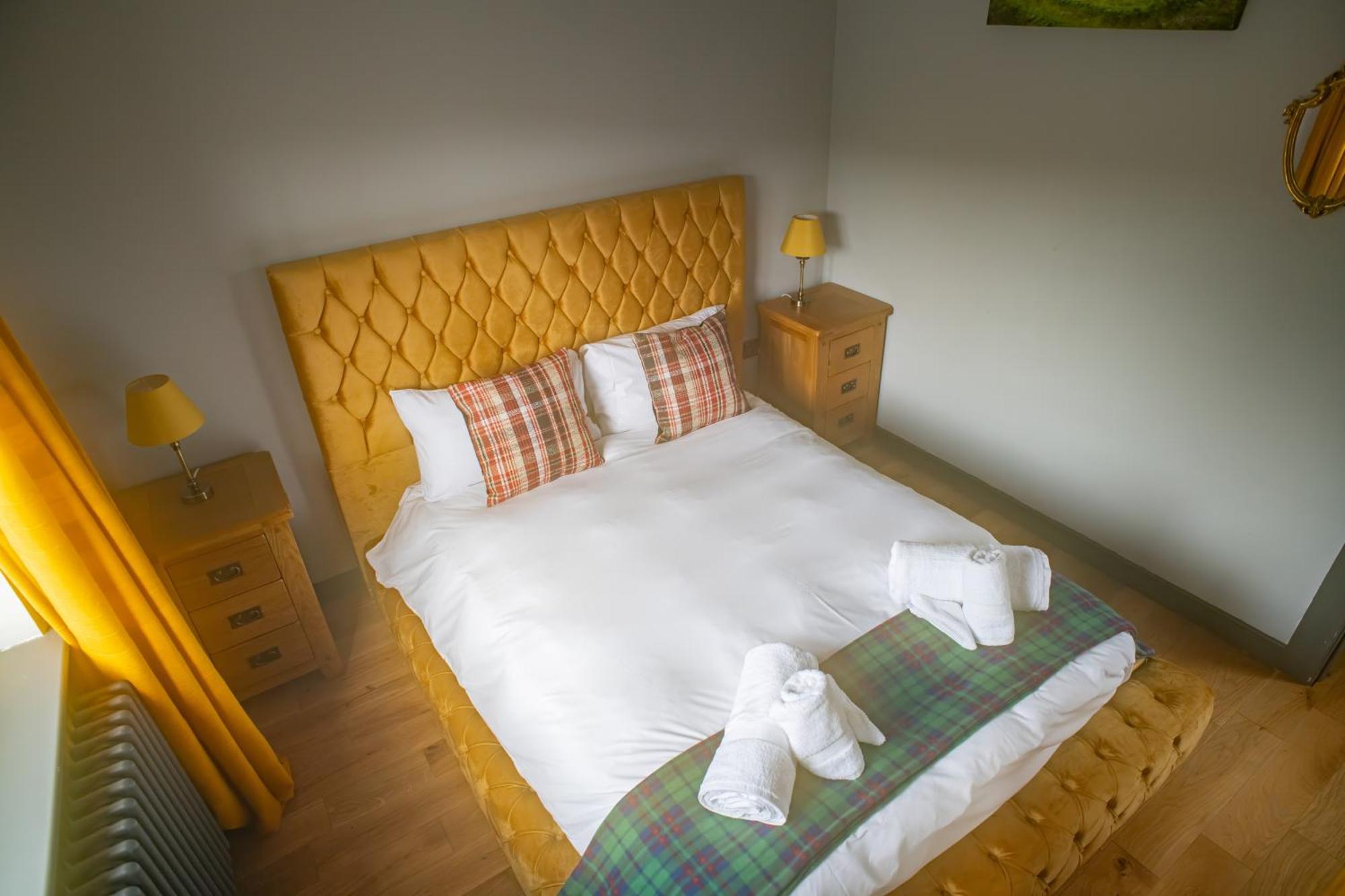 Luxury 4 Bedroom Cottage With Stunning Views Near Fairy Pools! Carbost  Exteriör bild