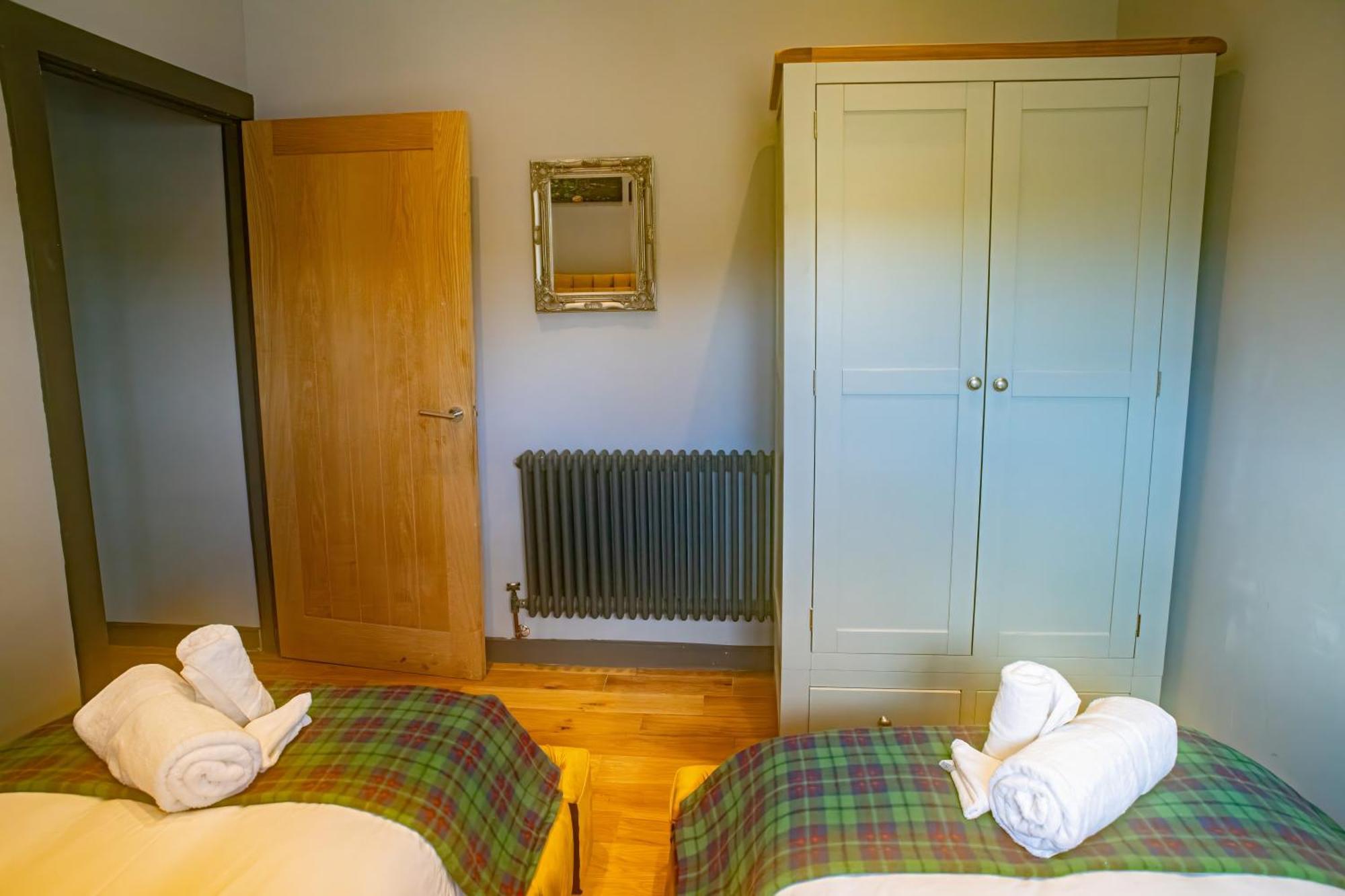 Luxury 4 Bedroom Cottage With Stunning Views Near Fairy Pools! Carbost  Exteriör bild