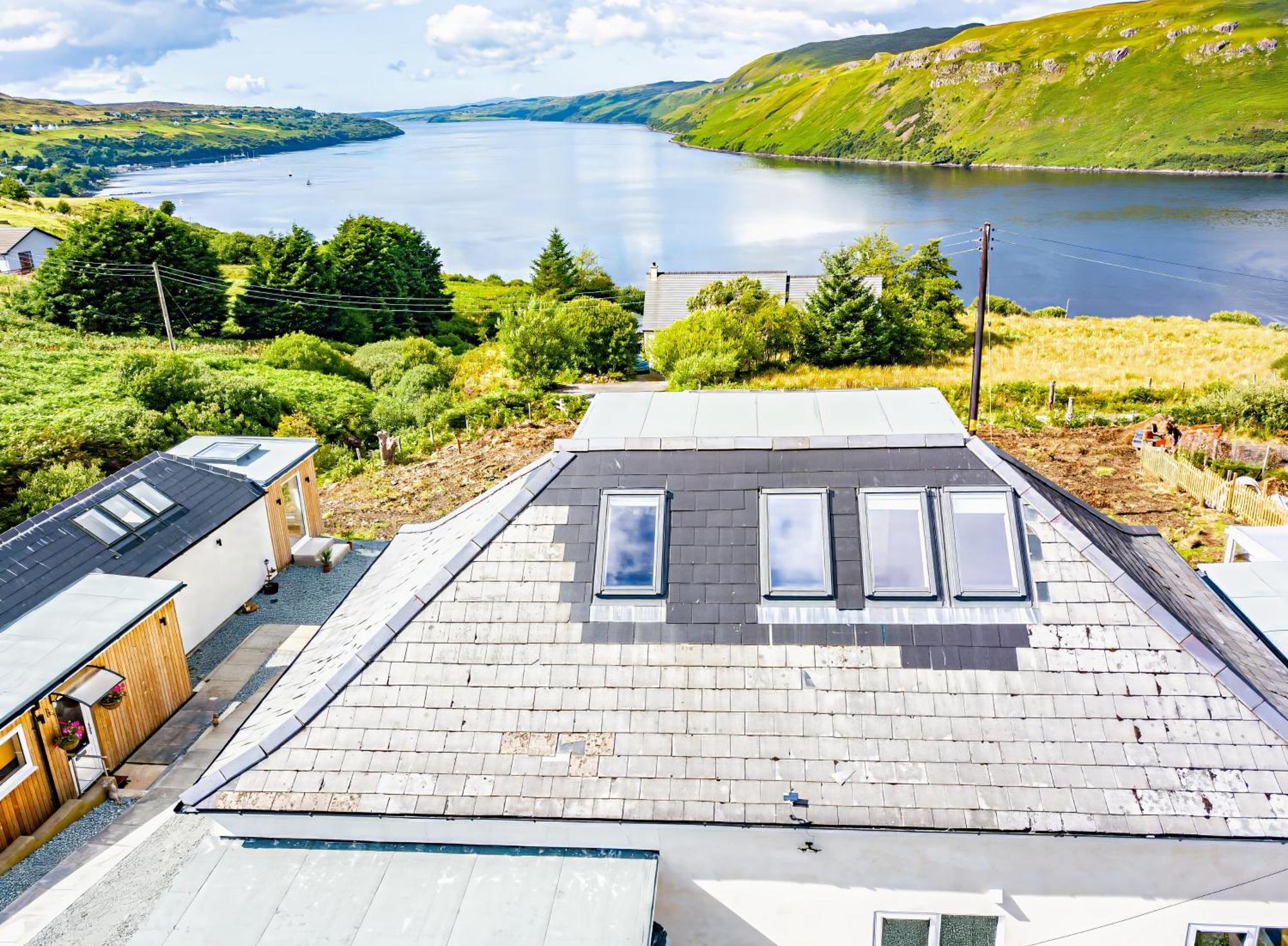 Luxury 4 Bedroom Cottage With Stunning Views Near Fairy Pools! Carbost  Exteriör bild