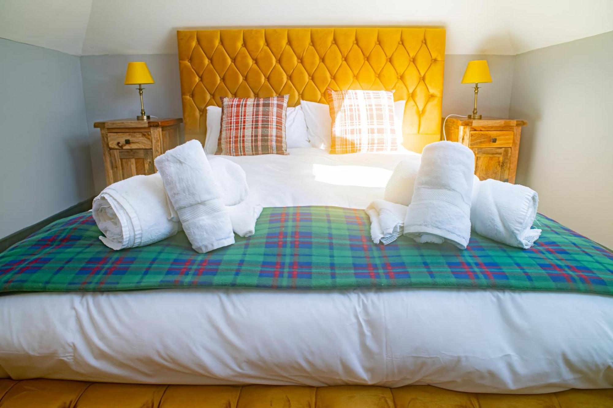 Luxury 4 Bedroom Cottage With Stunning Views Near Fairy Pools! Carbost  Exteriör bild